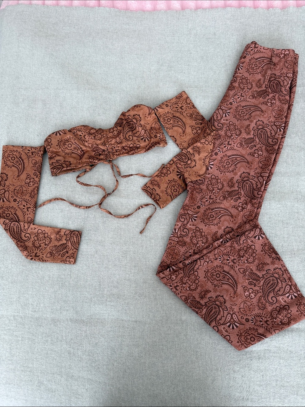 Tiger Mist Paisley Set